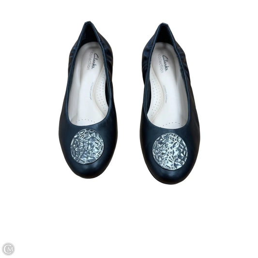 Shoes Flats By Clarks In Black, Size: 8