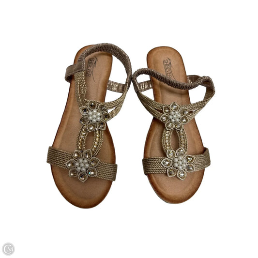 Sandals Flats By Clothes Mentor In Tan, Size: 8
