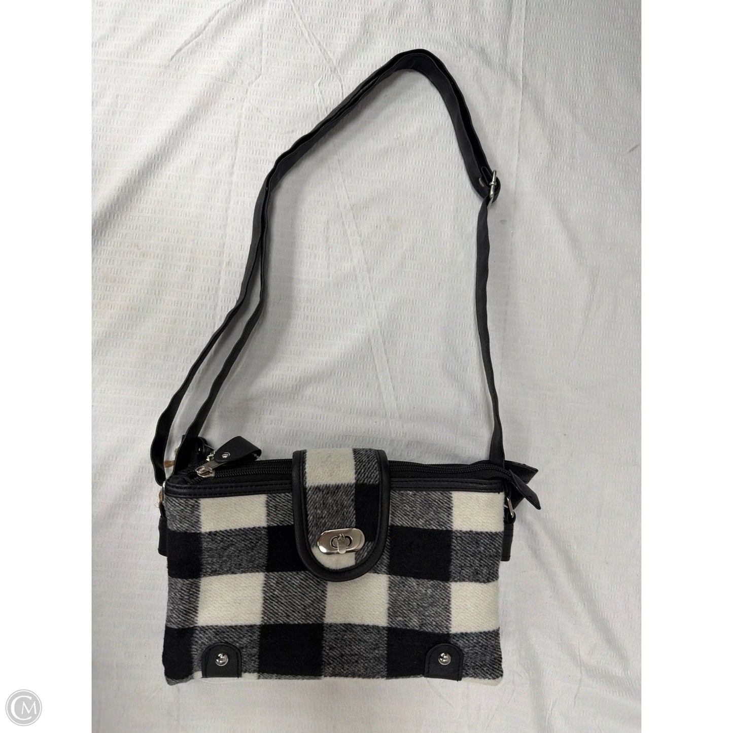 Crossbody By Clothes Mentor, Size: Medium