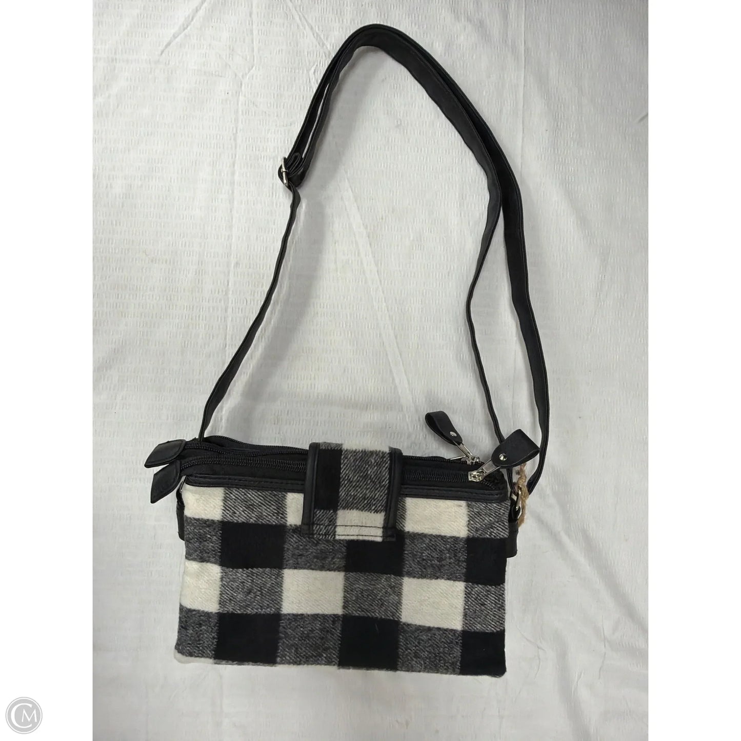 Crossbody By Clothes Mentor, Size: Medium