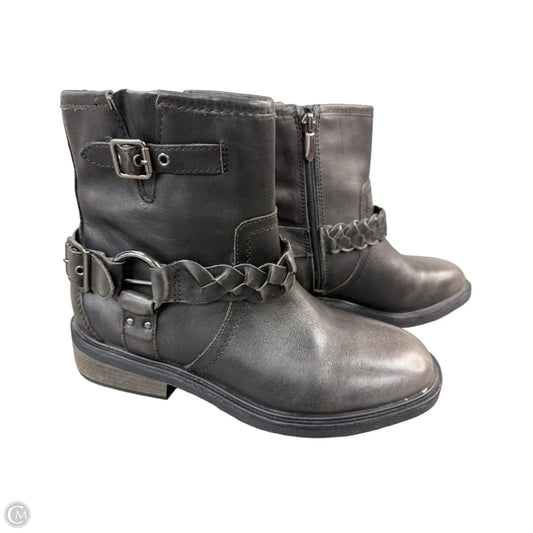 Boots Ankle Flats By Crown Vintage In Grey, Size: 8.5