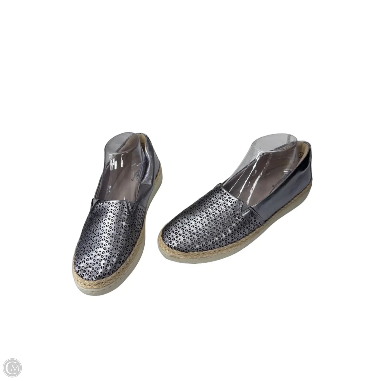 Shoes Flats By Trotters In Silver, Size: 9.5