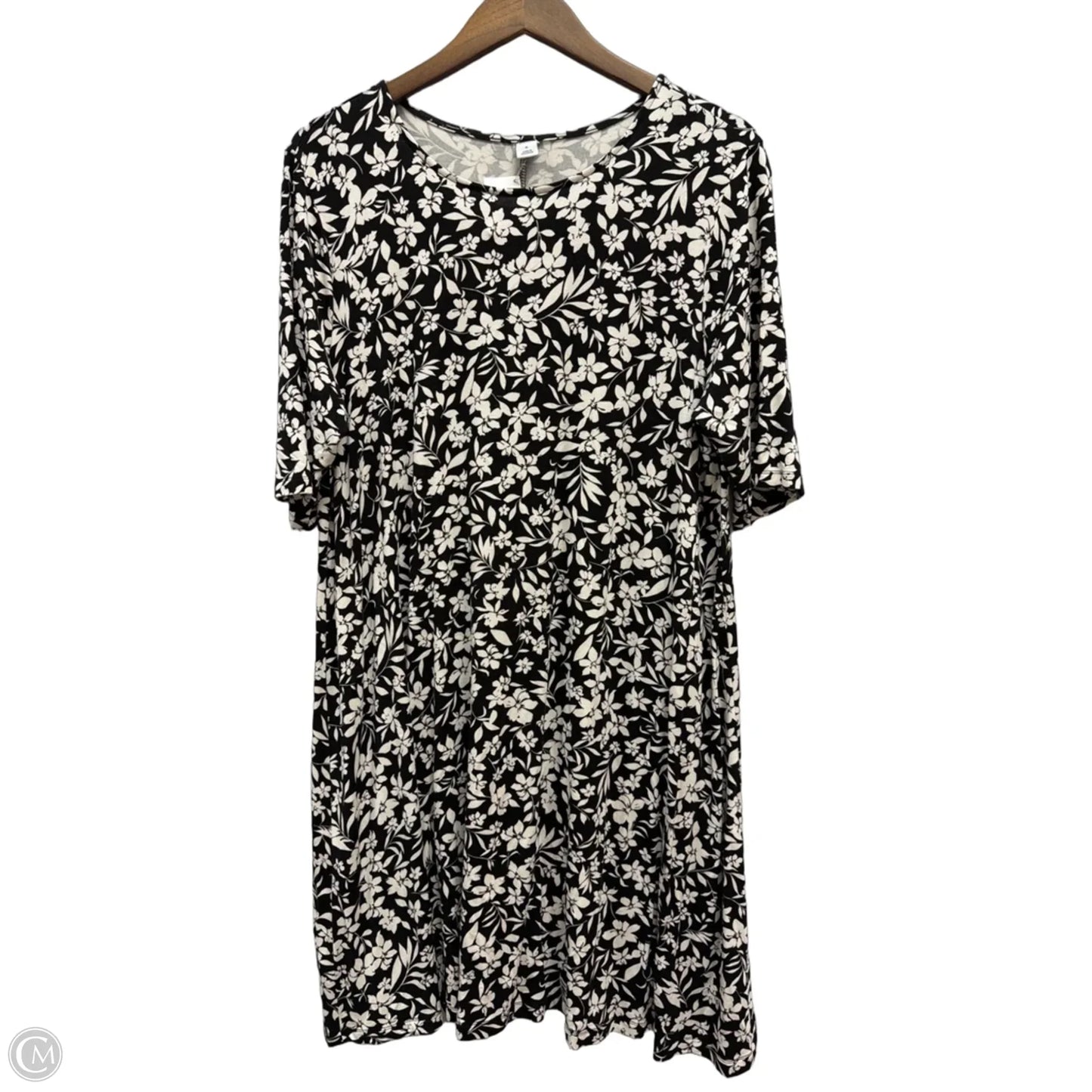 Dress Casual Short By Old Navy In Black & White, Size: Xl