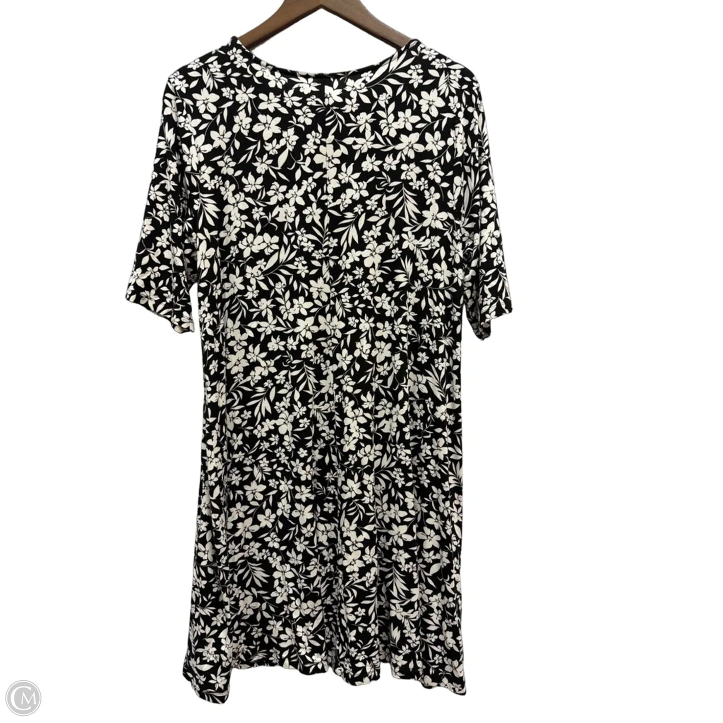 Dress Casual Short By Old Navy In Black & White, Size: Xl