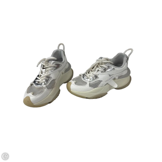 Shoes Sneakers By Steve Madden In White, Size: 7