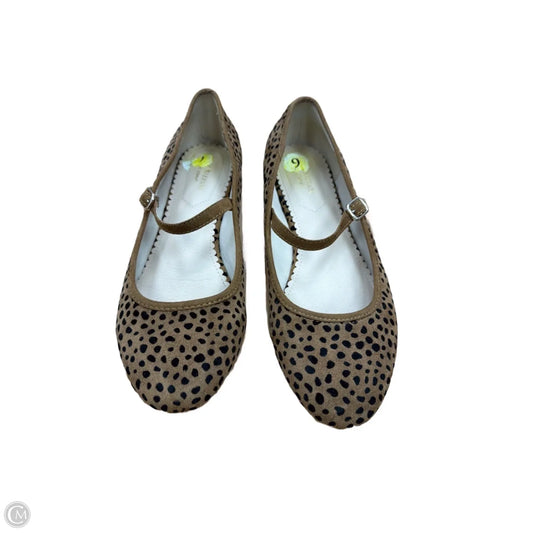 Shoes Flats By Isaac Mizrahi In Animal Print, Size: 9