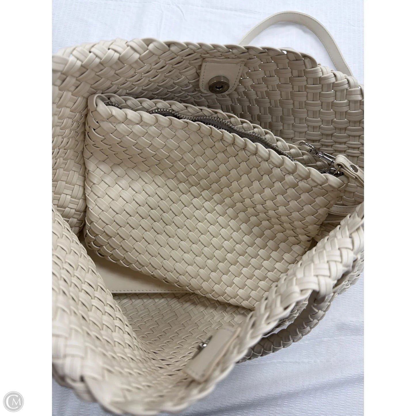 Crossbody By Clothes Mentor, Size: Large