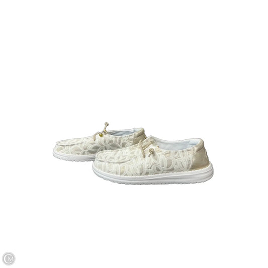 Shoes Flats By Hey Dude In Cream, Size: 9