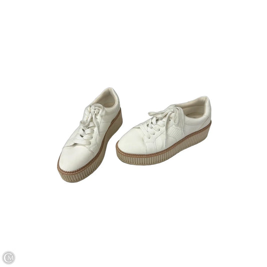 Shoes Sneakers By Dv In White, Size: 10