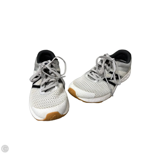 Shoes Athletic By New Balance In Grey, Size: 7.5