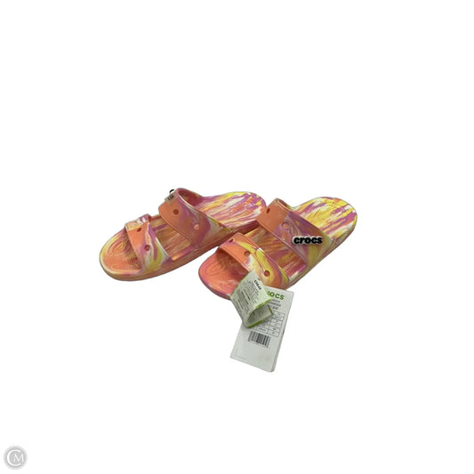 Sandals Flats By Crocs In Multi-colored, Size: 7