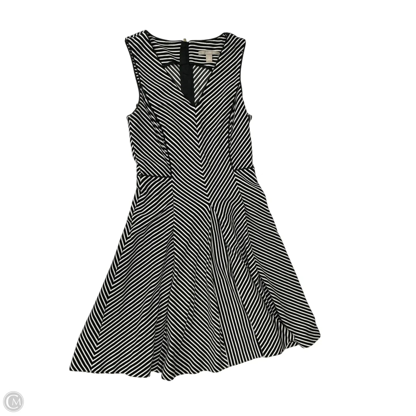 Dress Casual Short By Banana Republic In Striped Pattern, Size: S