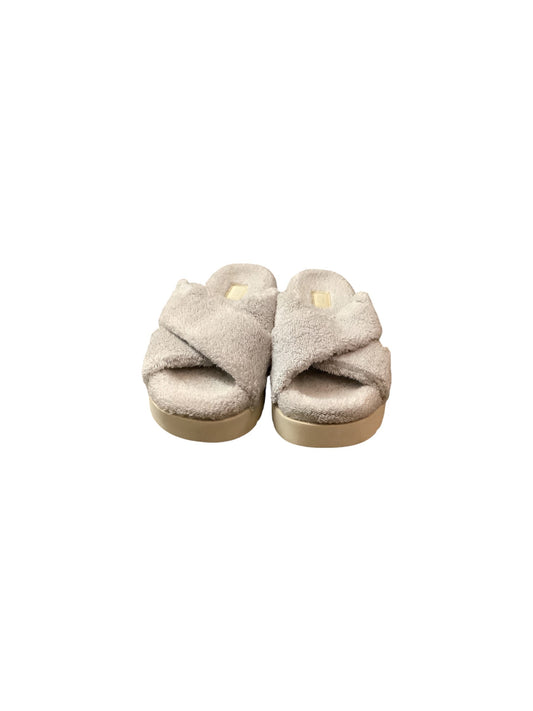 Slippers By Ugg In Grey, Size: 7