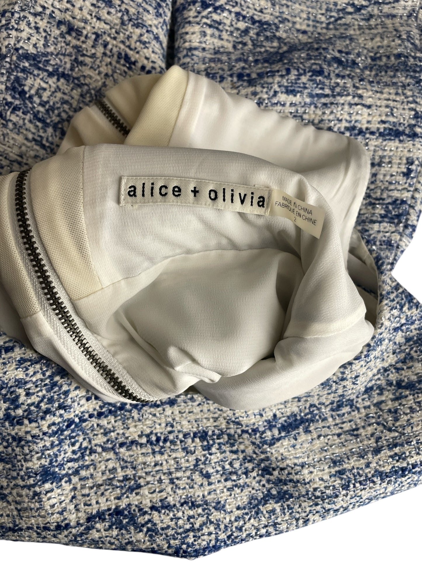 Dress Casual Short By Alice + Olivia In Blue & White, Size: 2