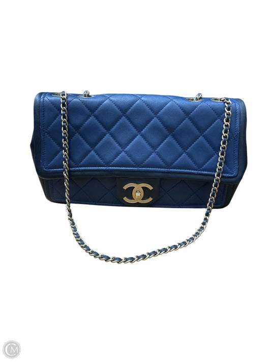 Handbag Luxury Designer By Chanel  Size: Small