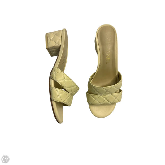 Shoes Luxury Designer By Chanel In Cream