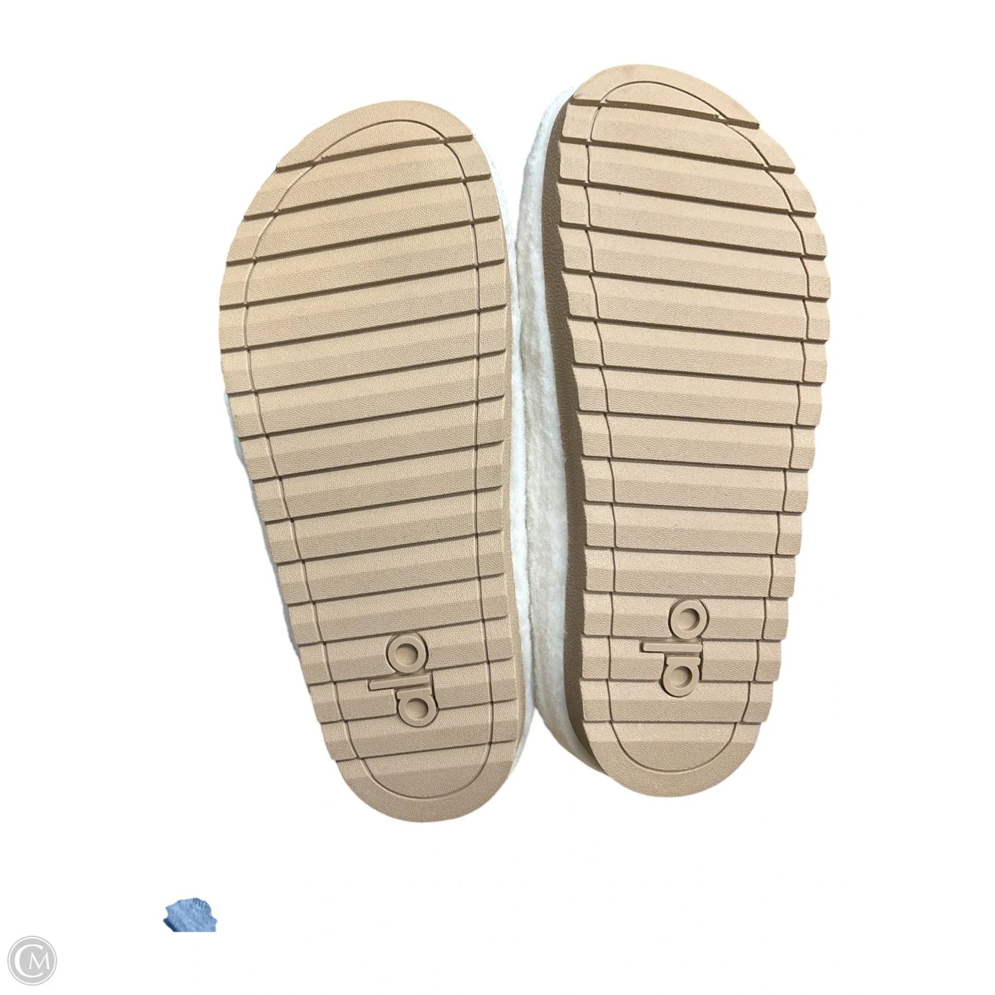 Slippers By Alo In White, Size: 6.5