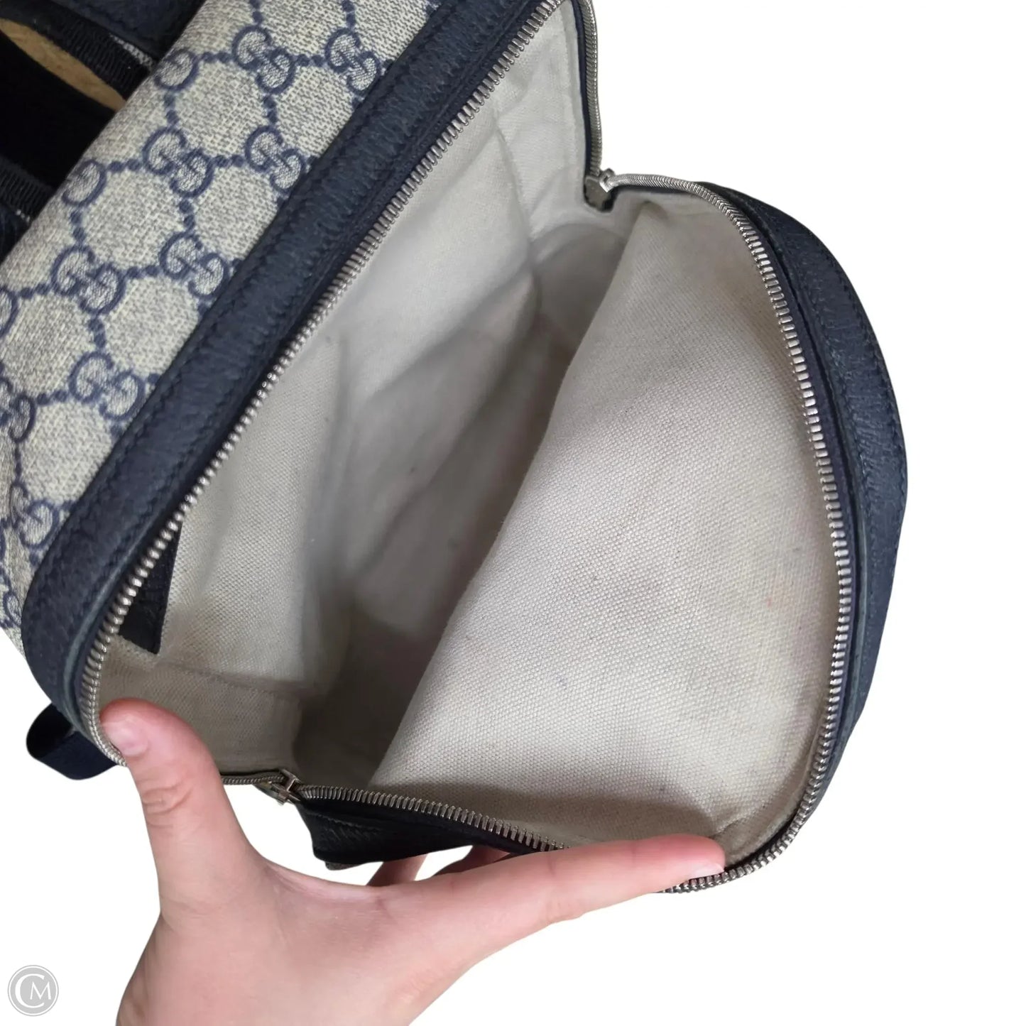 Handbag Luxury Designer By Gucci, Size: Medium