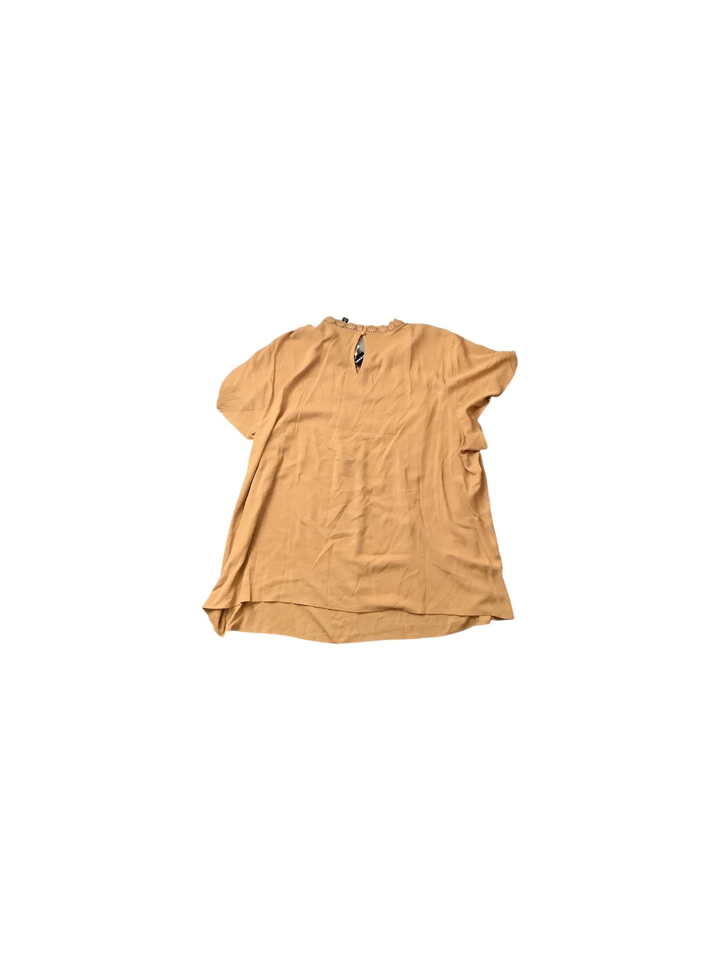 Top Short Sleeve Basic By Torrid In Tan, Size: 3x