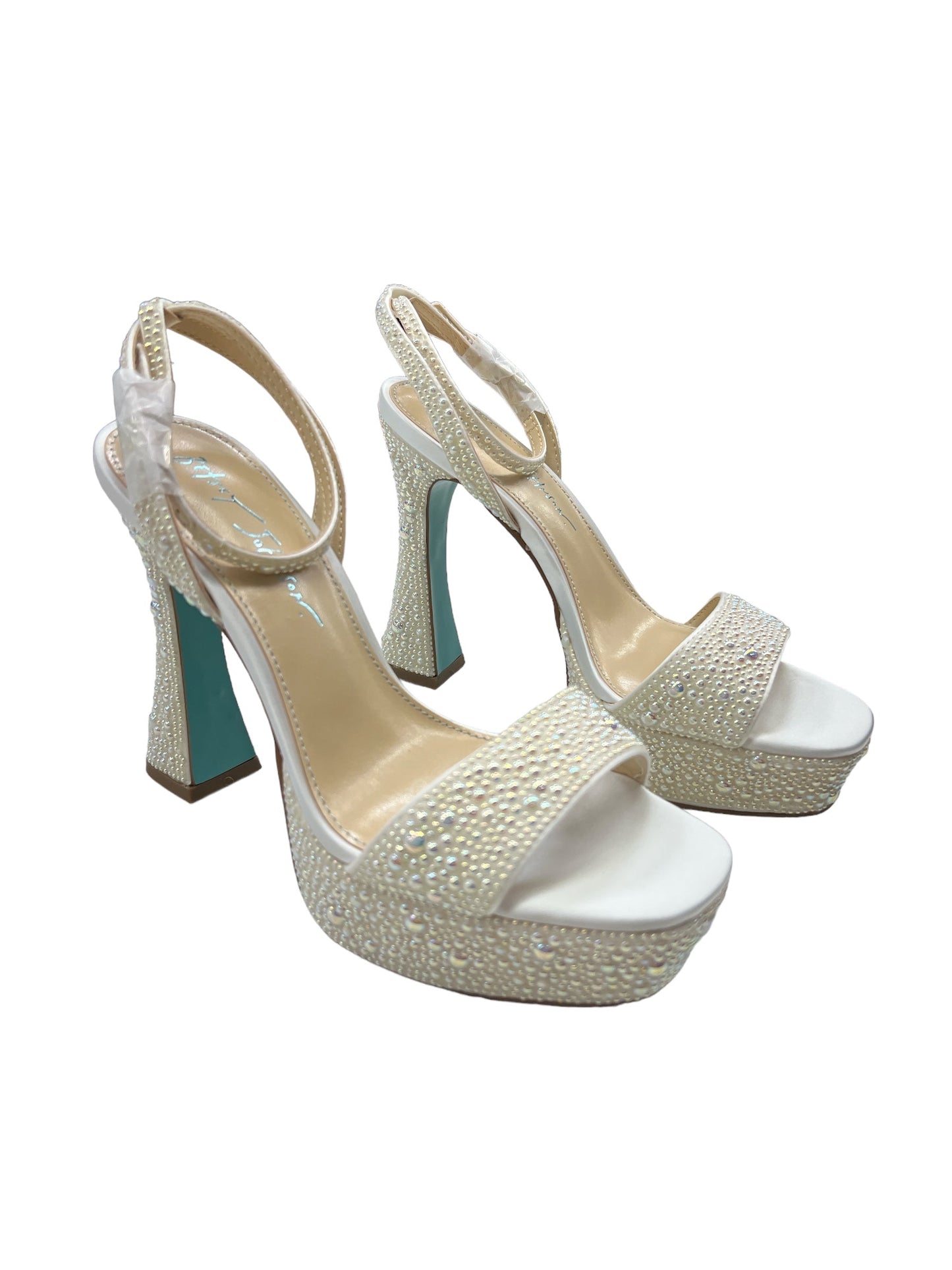 Ivory Shoes Heels Platform Betsey Johnson, Size 7.5