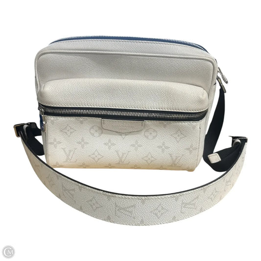 Handbag Luxury Designer By Louis Vuitton, Size: Small