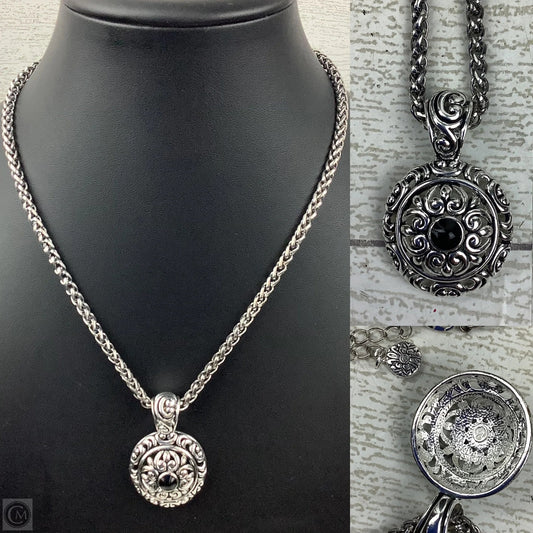 Necklace Pendant By Clothes Mentor