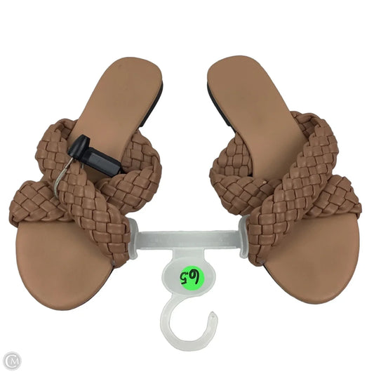 Sandals Flats By Clothes Mentor In Brown, Size: 6.5