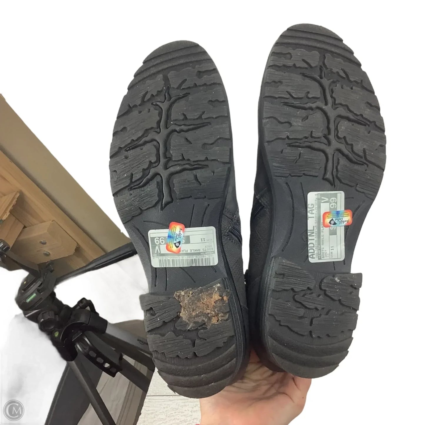 Boots Ankle Flats By Earth In Grey, Size: 11