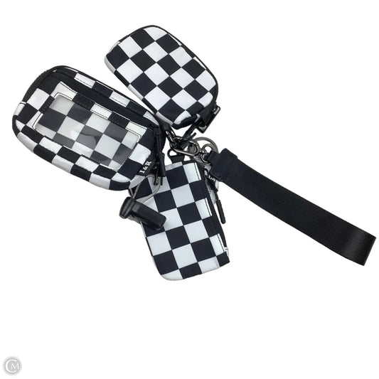 Wristlet By Clothes Mentor, Size: Medium