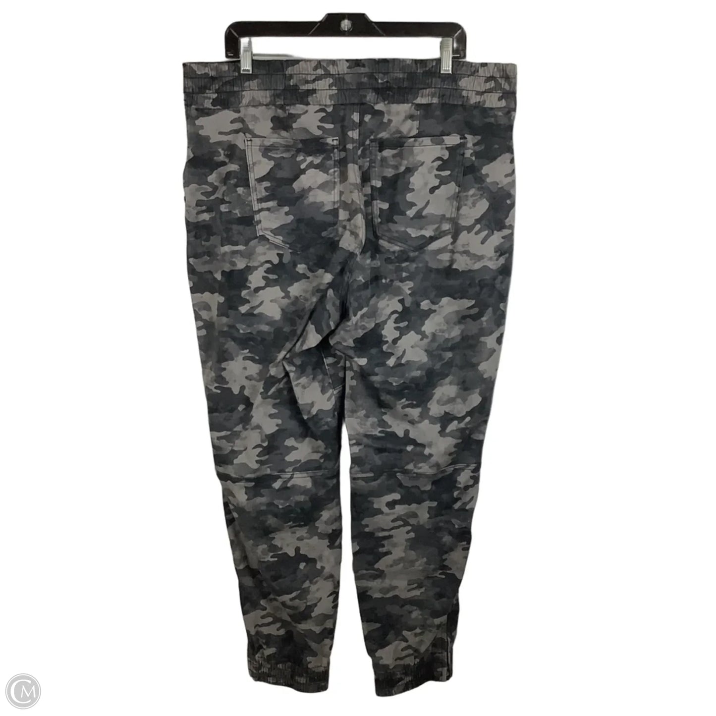 Pants Cargo & Utility By Spanx In Camouflage Print, Size: 2x