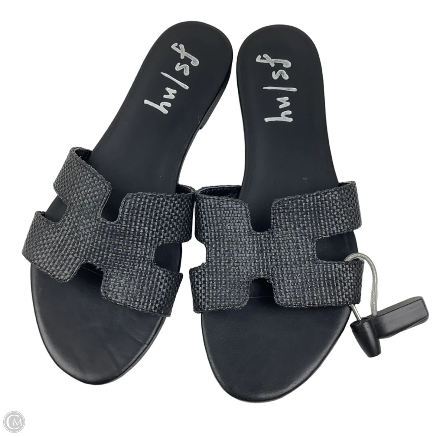 Sandals Flats By Clothes Mentor In Black, Size: 7.5