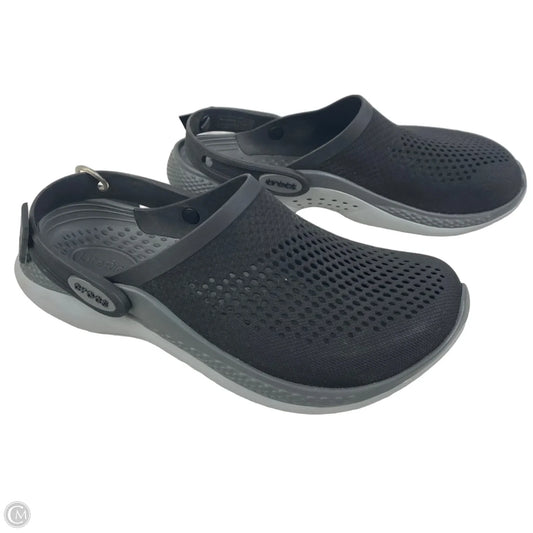 Shoes Hiking By Crocs In Black & Grey, Size: 8