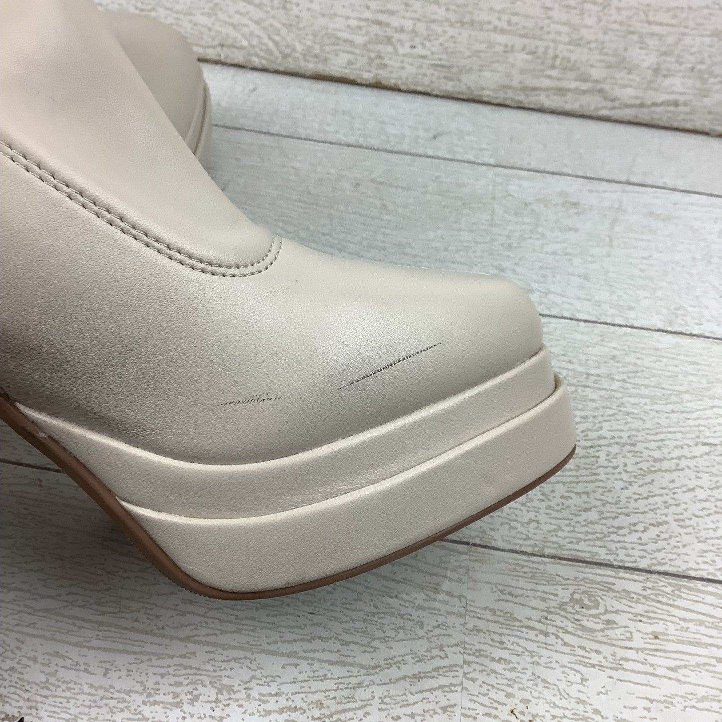 Boots Ankle Heels By Wild Fable In White, Size: 9