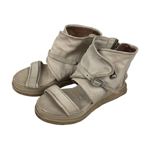 Sandals Designer By Cmb In Tan, Size: 6.5 (37)