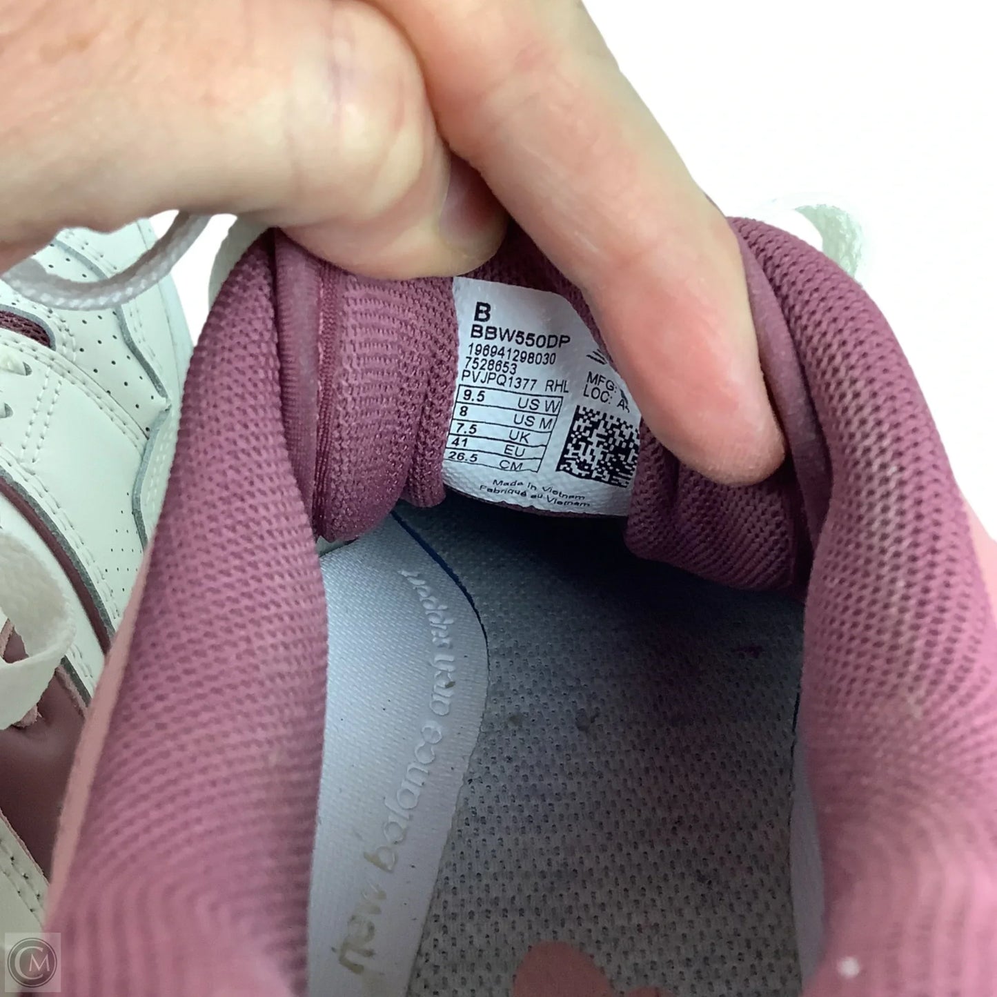 Shoes Sneakers By New Balance In Pink & White, Size: 9.5