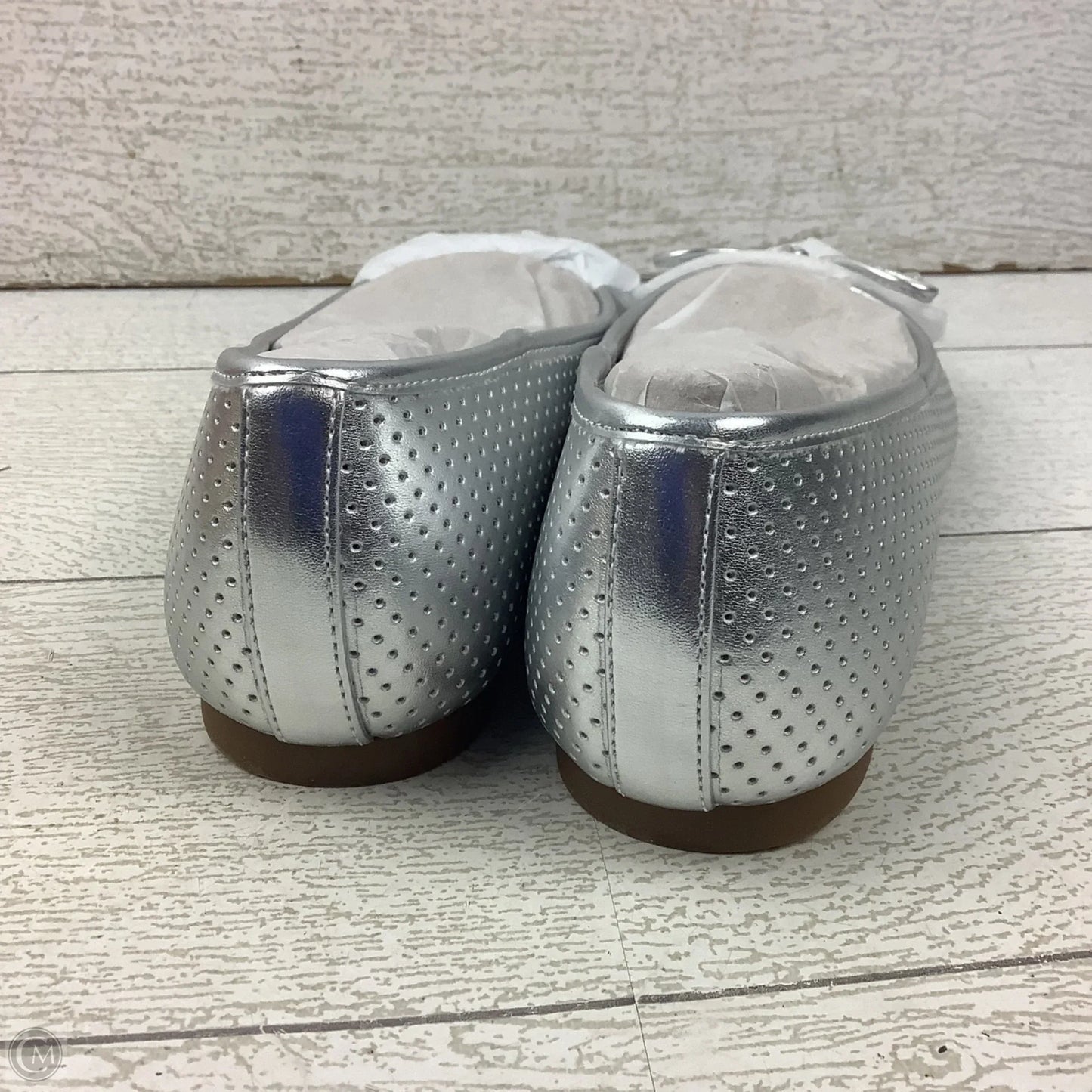 Shoes Flats By Bandolino In Silver, Size: 7.5