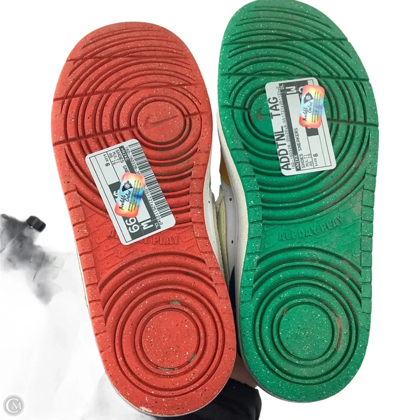 Shoes Sneakers By Nike In Multi-colored, Size: 4Y/ W 6