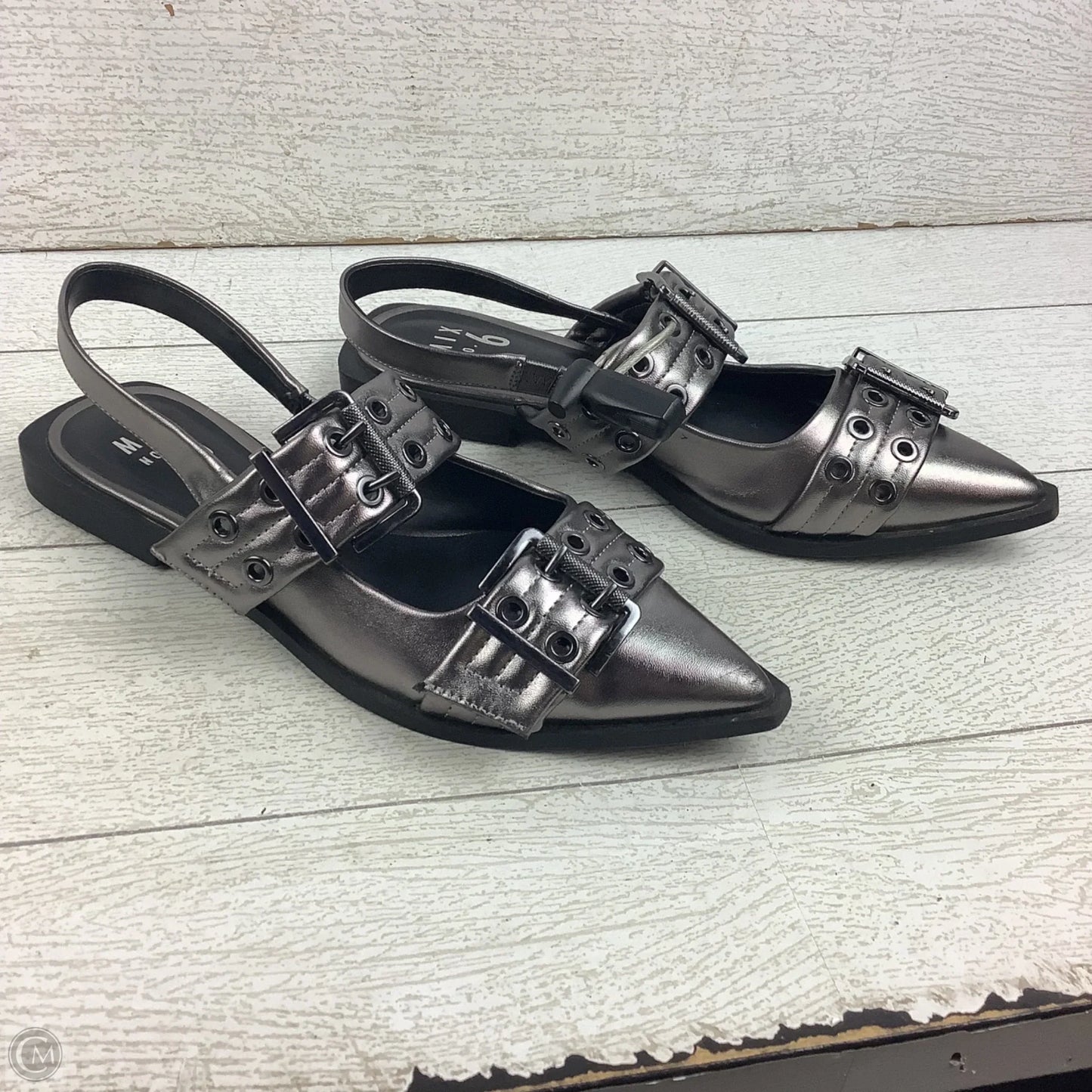 Shoes Flats By Mix No 6 In Silver, Size: 8.5