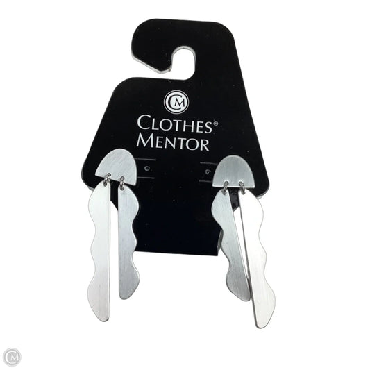Earrings Dangle/drop By Clothes Mentor