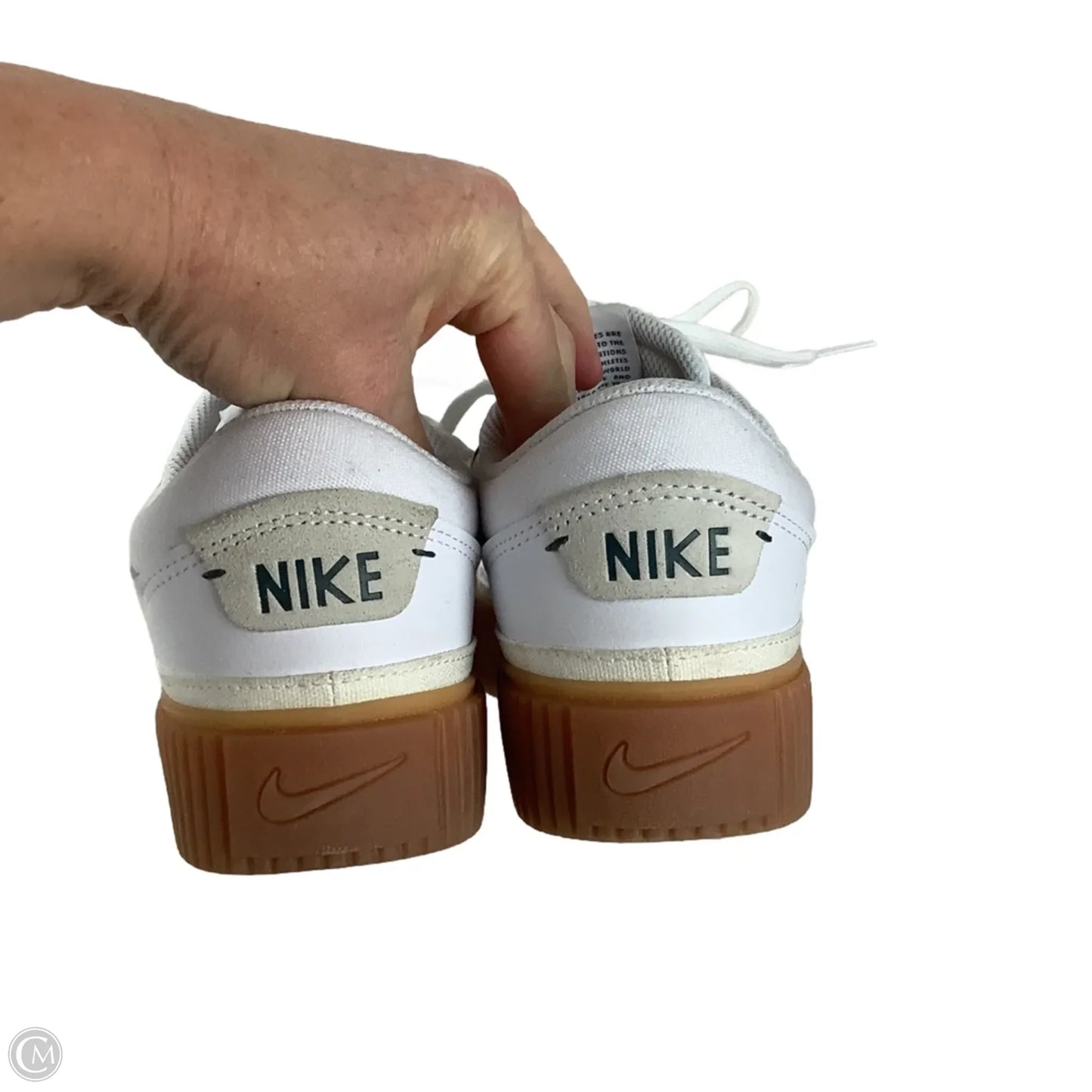 Shoes Sneakers By Nike In White, Size: 9