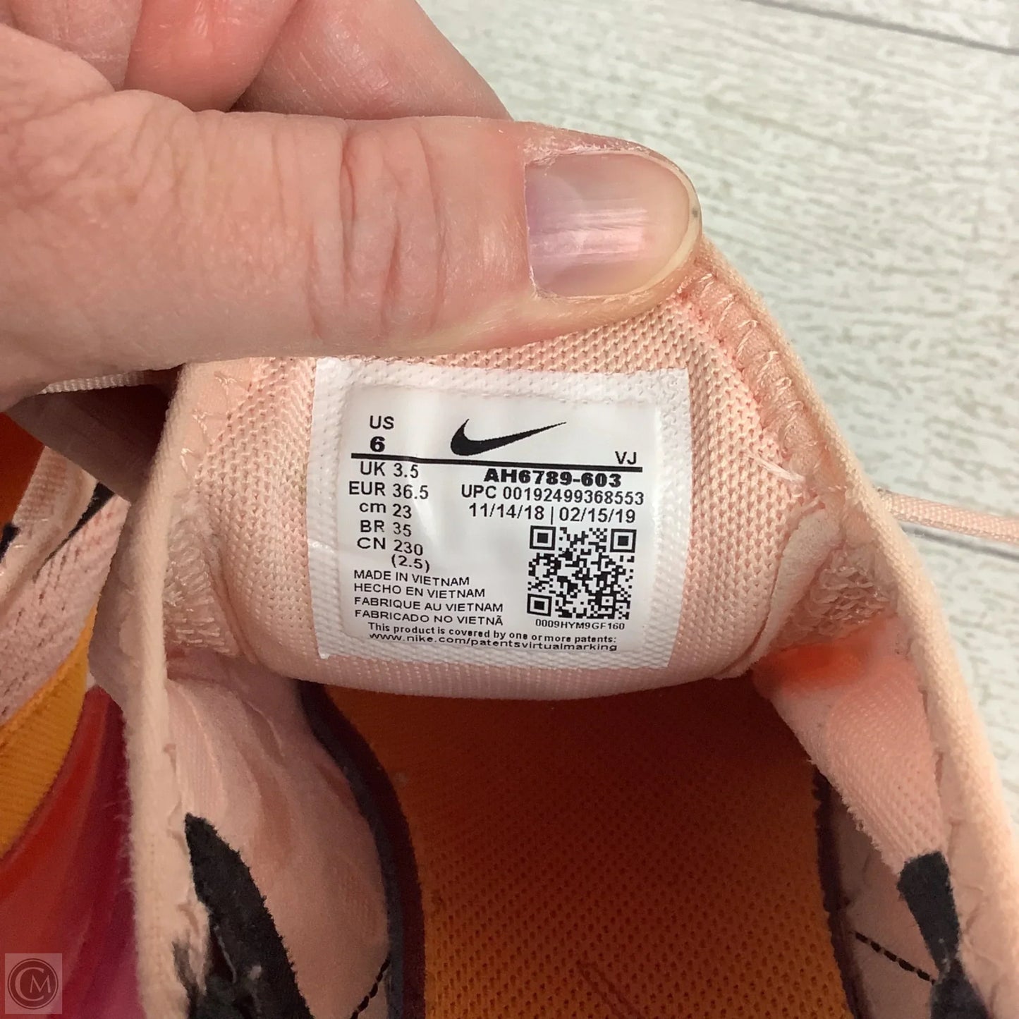 Shoes Sneakers By Nike In Peach, Size: 6
