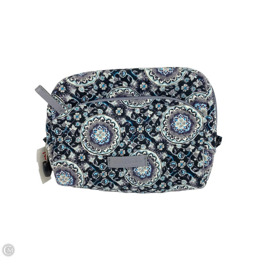 Makeup Bag By Vera Bradley, Size: Medium