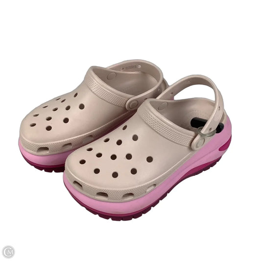 Sandals Heels Platform By Crocs In Pink, Size: 7