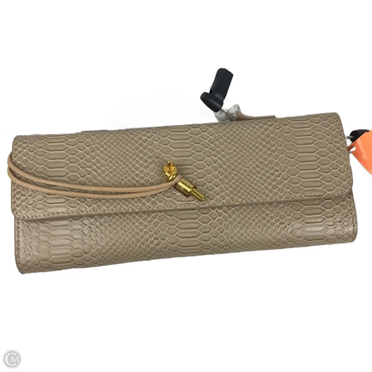 Crossbody By Clothes Mentor, Size: Medium