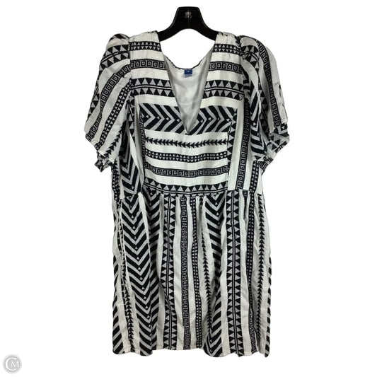 Dress Casual Short By Old Navy In Black & White, Size: 2x