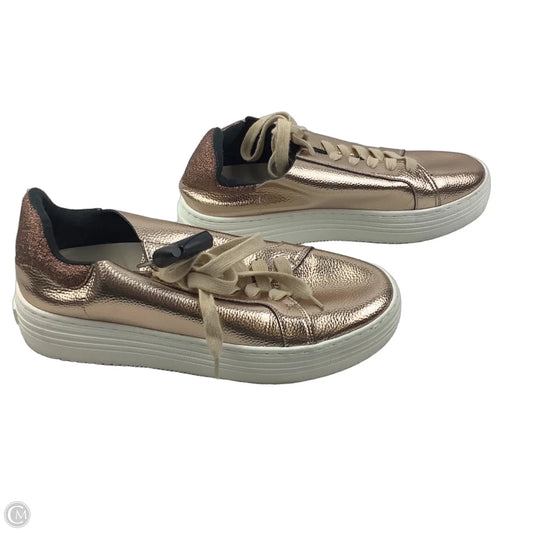 Shoes Sneakers By Joy In Gold, Size: 9.5