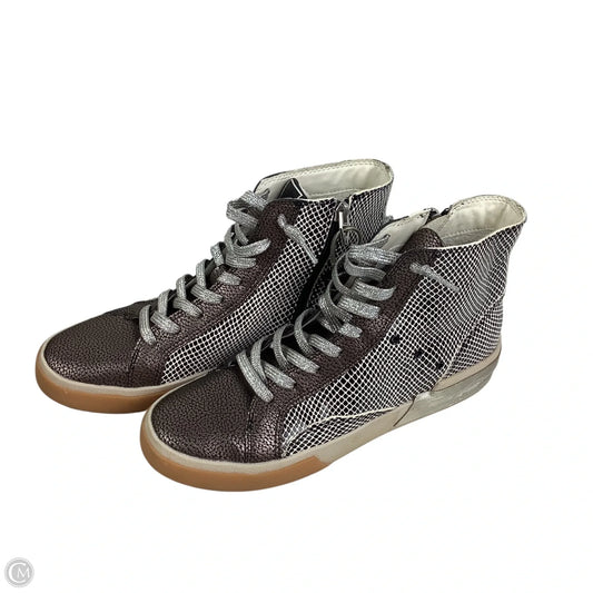 Shoes Sneakers By Dolce Vita In Bronze, Size: 8
