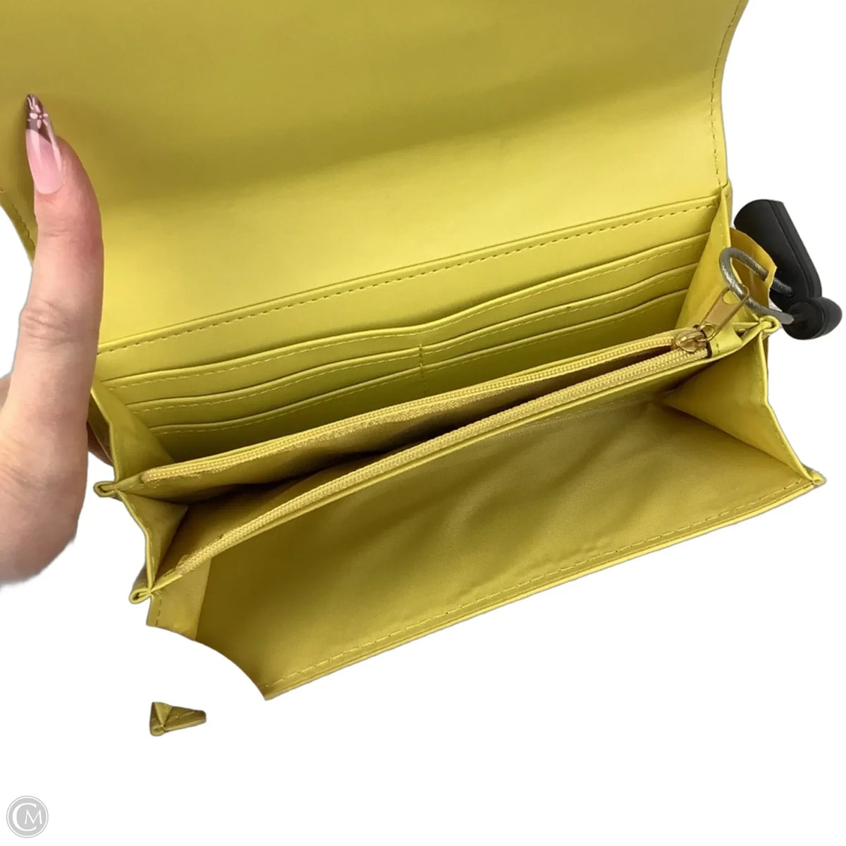 Wallet By Clothes Mentor, Size: Medium