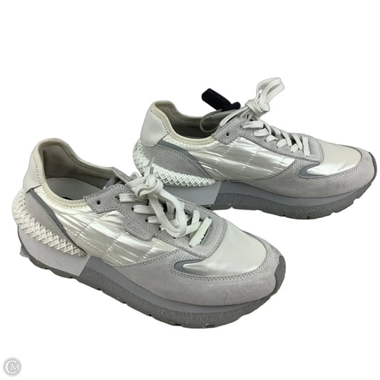 Shoes Sneakers By Cmb In White, Size: 8