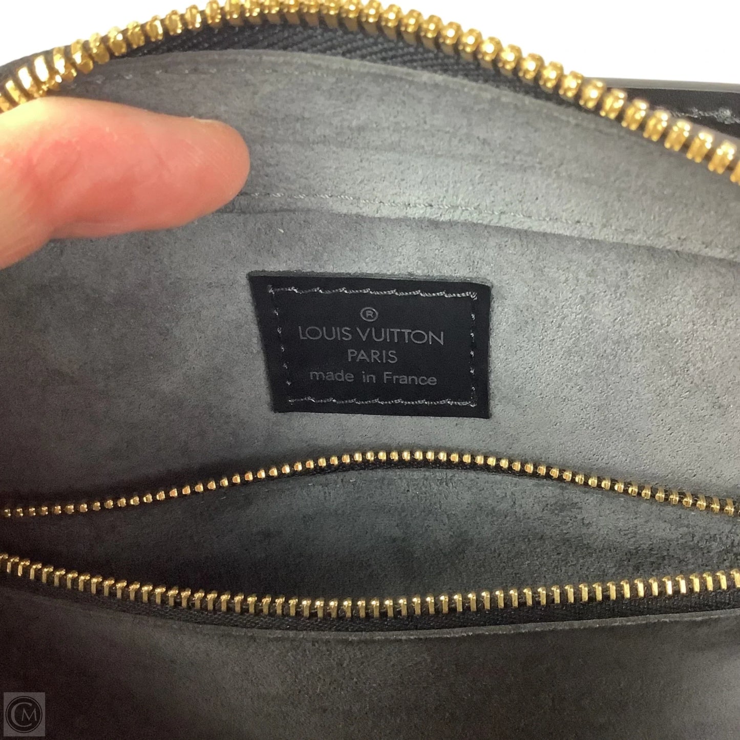 Handbag Luxury Designer By Louis Vuitton, Size: Medium